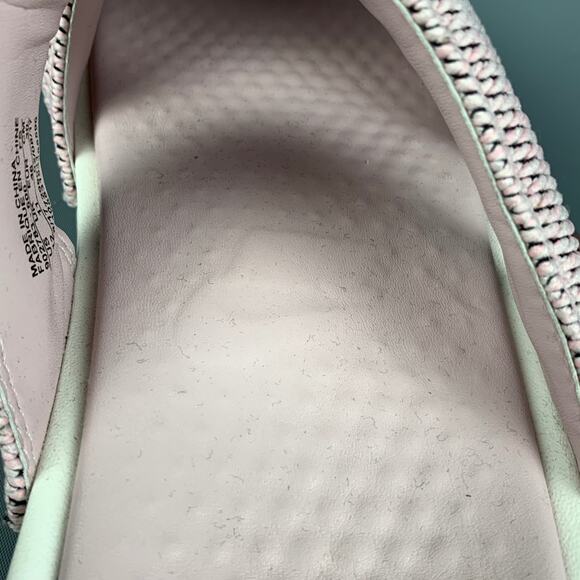 NIKE Size 12 Pink Textured Rubber Sandals - Picture 7 of 8